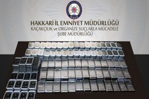 Hakkari'de ka&ccedil;ak cep telefonu operasyonu