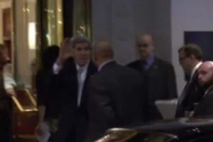 Kerry zirvenin yapılacağı otele geldi