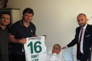 Ertuğrul Sağlam'dan Bursaspor taraftarına &ouml;zel ziyaret