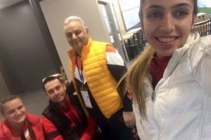 Paris'te bulunan T&uuml;rk sporcularından 'biz iyiyiz' &ouml;z &ccedil;ekimi