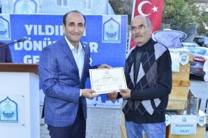 Bursa Yıldırım Belediyesi'nden arıcılara kovan desteği