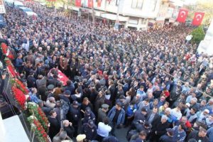 Binlerce Balıkesirli şehit astsubayını uğurladı
