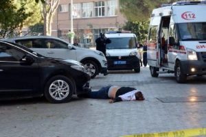 Otelin yedinci katından &ouml;l&uuml;me atladı