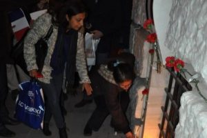 Paris'teki saldırılar İzmir'de protesto edildi