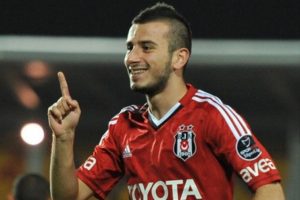 Oğuzhan gitmeyi d&uuml;ş&uuml;nm&uuml;yor