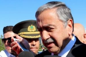 Mustafa Akıncı'dan ezber bozan t&ouml;ren konuşması