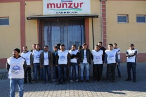 Tunceli'deki tek fabrikanın iş&ccedil;ileri 19 g&uuml;nd&uuml;r grevde