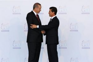 Erdoğan sitem etti, Nieto &ouml;z&uuml;r diledi