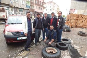 Kışın gelişi oto lastik&ccedil;ilerinin y&uuml;z&uuml;n&uuml; g&uuml;ld&uuml;rd&uuml;