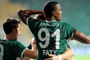 Bursaspor'da savunma sıkıntısı