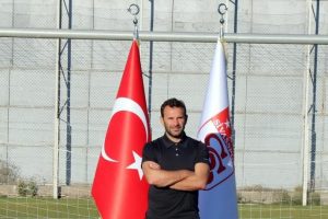Okan Buruk, "Kara Kartal"dan &ccedil;ekinmiyor