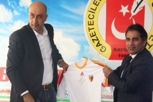 "Kayserispor'da kimse durduk yere bir yere g&ouml;nderilmez"