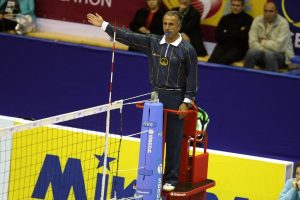 Aziz Yener hakemlik kariyerini noktalayacak