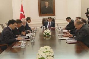 Davutoğlu Rum Azınlık Okulu heyetiyle g&ouml;r&uuml;şt&uuml;