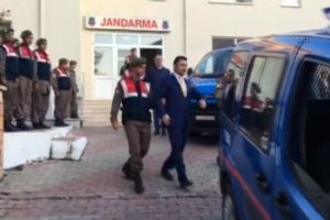 &Uuml;nl&uuml; bal satıcısı adliyeye sevk edildi