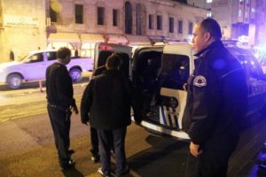 Şanlıurfa'da cep telefonu kavgası: 2 yaralı, 4 g&ouml;zaltı