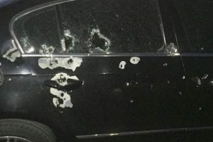 Adliye &ccedil;ıkışında silahlı saldırı: 15 yaşındaki &ccedil;ocuk &ouml;ld&uuml;