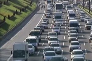 TEM'deki kaza İstanbul trafiğini fel&ccedil; etti