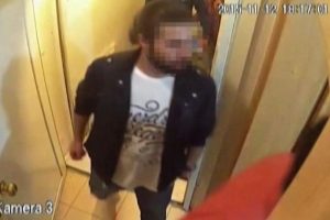 Sahte polisler, sıraya sokup gasp etti
