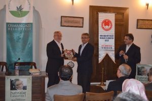 K&uuml;tahyalıoğlu anılarını Bursalılarla paylaştı
