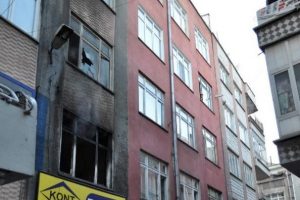 Kayseri'de Suriyeli ailenin kaldığı dairede yangın &ccedil;ıktı
