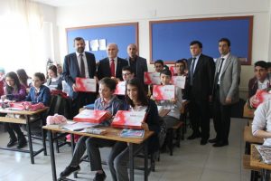 Bursa G&uuml;rsulu &ouml;ğrencilere tablet