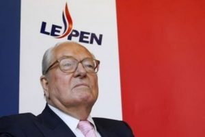 Le Pen'in evine baskın d&uuml;zenlendi