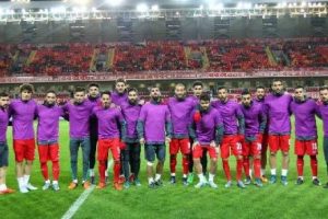 Altınordulu &Ccedil;ağlar'a Terim'den "8 numara" jesti