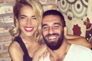 Burcu Esmersoy ve Arda Turan aylar sonra karşılaşacak...