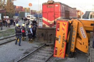 Mersin'de tren kazası: 1 &ouml;l&uuml;, 1 yaralı