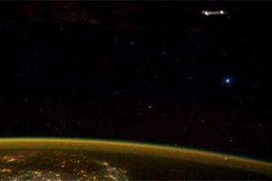 Astronotun paylaştığı kare 'UFO' tartışması başlattı