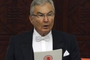 Deniz Baykal'dan Leyla Zana a&ccedil;ıklaması