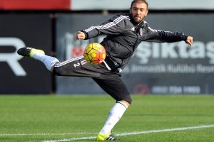 Beşiktaş, ilk defa hibrit sahada &ccedil;alışıyor