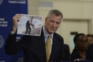New York Belediye Başkanı "Bunu mu istiyorsunuz?"