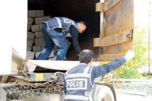 Gaziantep ka&ccedil;ak sigara operasyonu