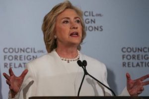Hillary Clinton'dan "u&ccedil;uşa yasak b&ouml;lge" &ccedil;ağrısı