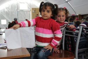Suriyeli &ccedil;ocuklar i&ccedil;in ge&ccedil;ici eğitim merkezi kuruldu