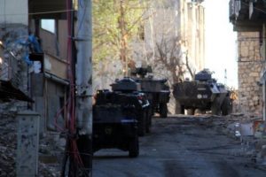 Lice ve Hani'de sokağa &ccedil;ıkma yasağı