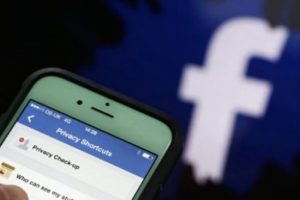 'Ayrılık acısı' &ccedil;ekenlerin imdadına Facebook yetişti!