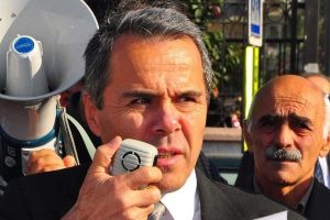 &Ouml;ğretmen d&ouml;ven okul m&uuml;d&uuml;r&uuml;n&uuml;n g&ouml;revden alınması istendi