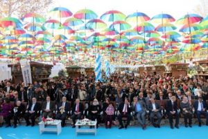 Kahramanmaraş'ta Kitap ve K&uuml;lt&uuml;r Fuarı t&ouml;renle a&ccedil;ıldı