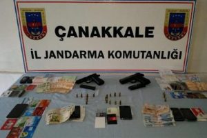 &Ccedil;anakkale'de g&ouml;&ccedil;men ka&ccedil;ak&ccedil;ılığına 6 g&ouml;zaltı