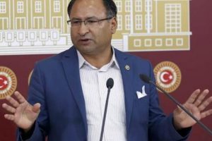 &Ouml;zcan Pur&ccedil;u: Kırmızı plakayla &ccedil;adırlara gideceğim