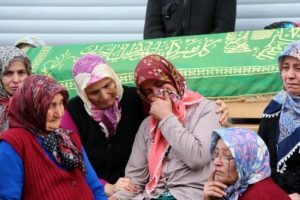 Patlamada &ouml;len maden iş&ccedil;isi toprağa verildi