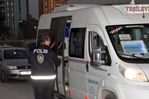 Hırsızlık ş&uuml;phelisi adliyeden ka&ccedil;tı
