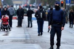 Br&uuml;ksel'de "ter&ouml;r tehdidi" nedeniyle hayat durdu