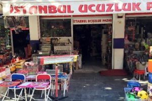 Elektrikli soba &ccedil;alan kadın g&uuml;venlik kamerasına yakalandı