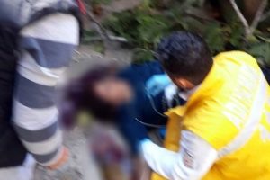 Balkondan d&uuml;şen kadın hayatını kaybetti