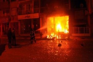 Giyim mağazası cayır cayır yandı!