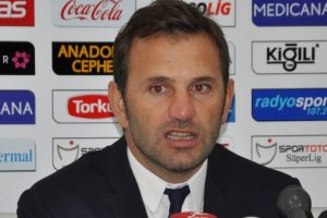 Buruk: Hakem ma&ccedil;a m&uuml;dahele etmese daha farklı bir ma&ccedil; olabilirdi